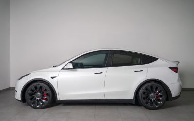 TESLA Model Y (2024)